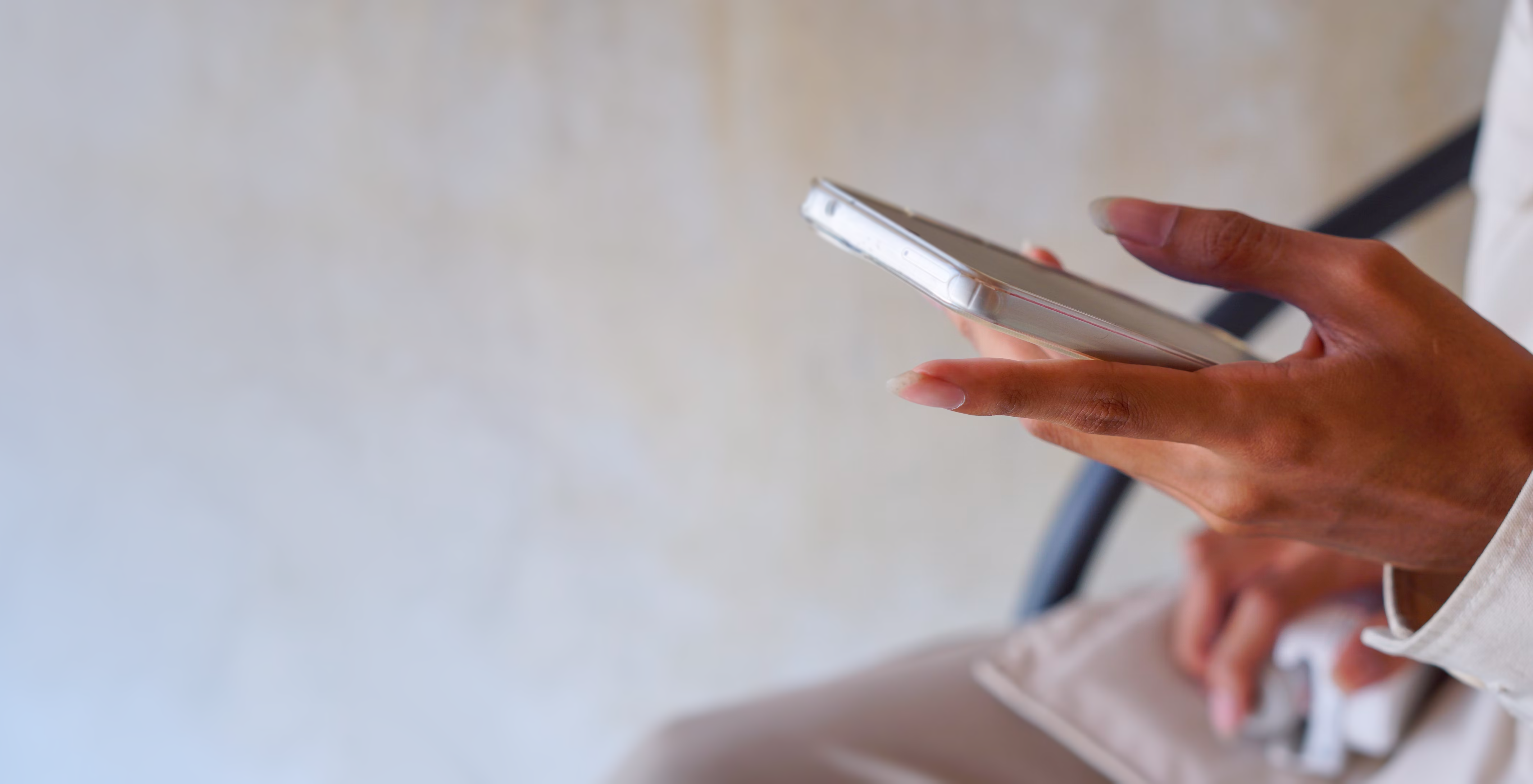 Person using Mise mobile app